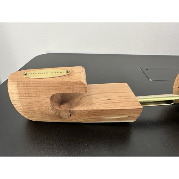 Saks Fifth Avenue 3 Paire Of Cedar Shoe Trees Size M,L, & XL (TS3) - Picture 5 of 6